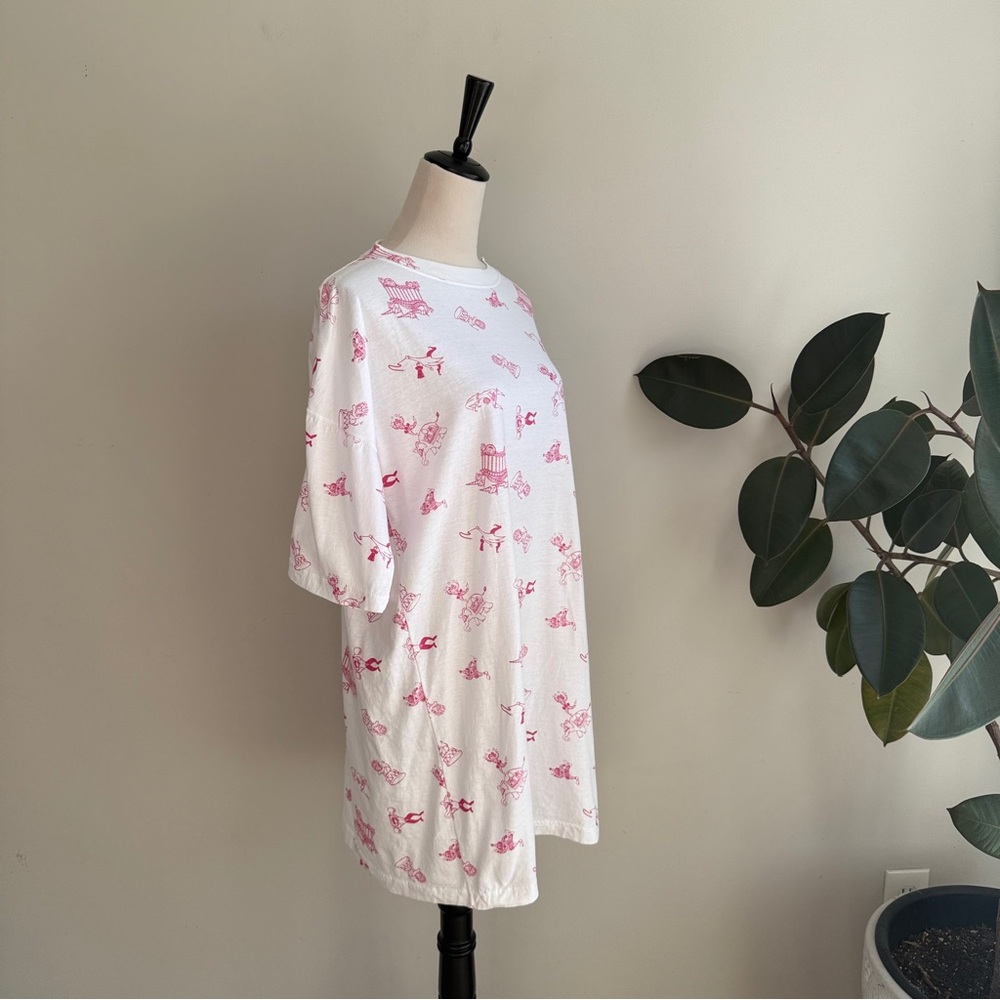 Simply Basic Vintage Circus Print Sleeping T-Shir… - image 3